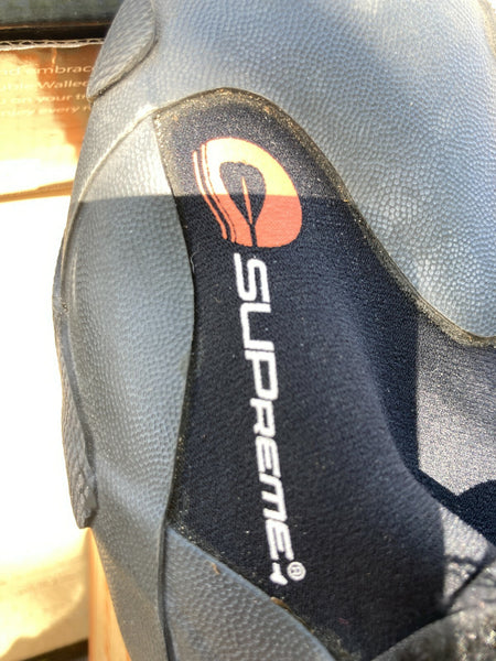SUPreme 3mm Neoprene Diving Surf Snorkeling Boots~WORN ONCE~Anti-slip Mens 5~Box