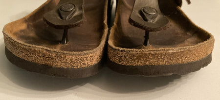 Birkenstock Gizeh Golden Brown Regular Sandals~Size 38~Excellent Condition