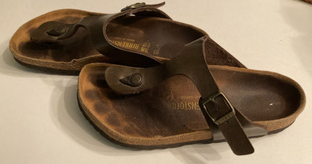 Birkenstock Gizeh Golden Brown Regular Sandals~Size 38~Excellent Condition
