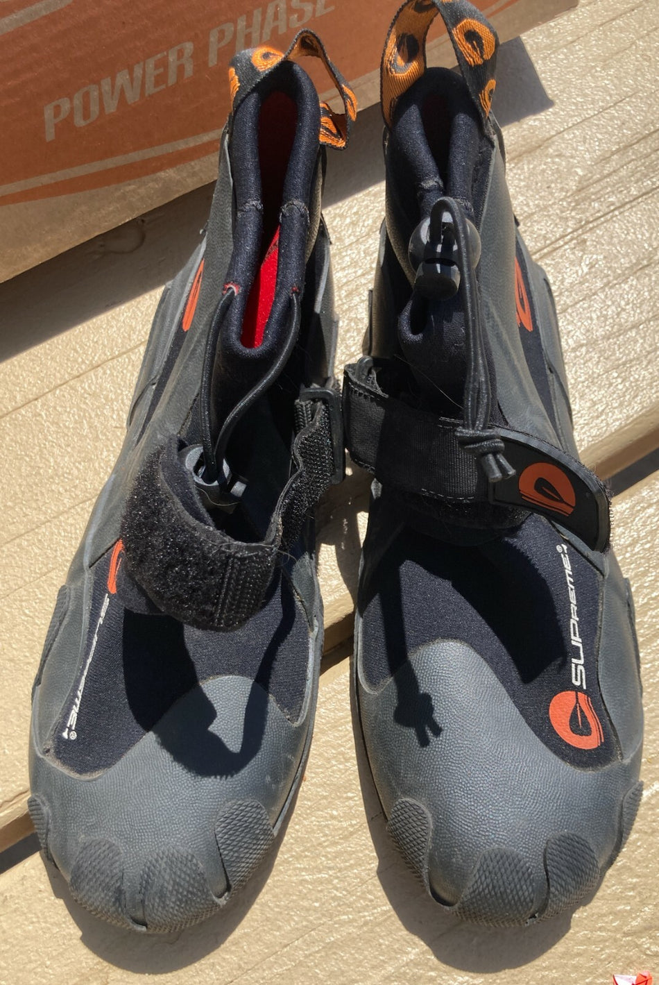 SUPreme 3mm Neoprene Diving Surf Snorkeling Boots~WORN ONCE~Anti-slip Mens 5~Box
