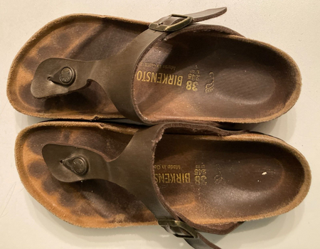 Birkenstock Gizeh Golden Brown Regular Sandals~Size 38~Excellent Condition