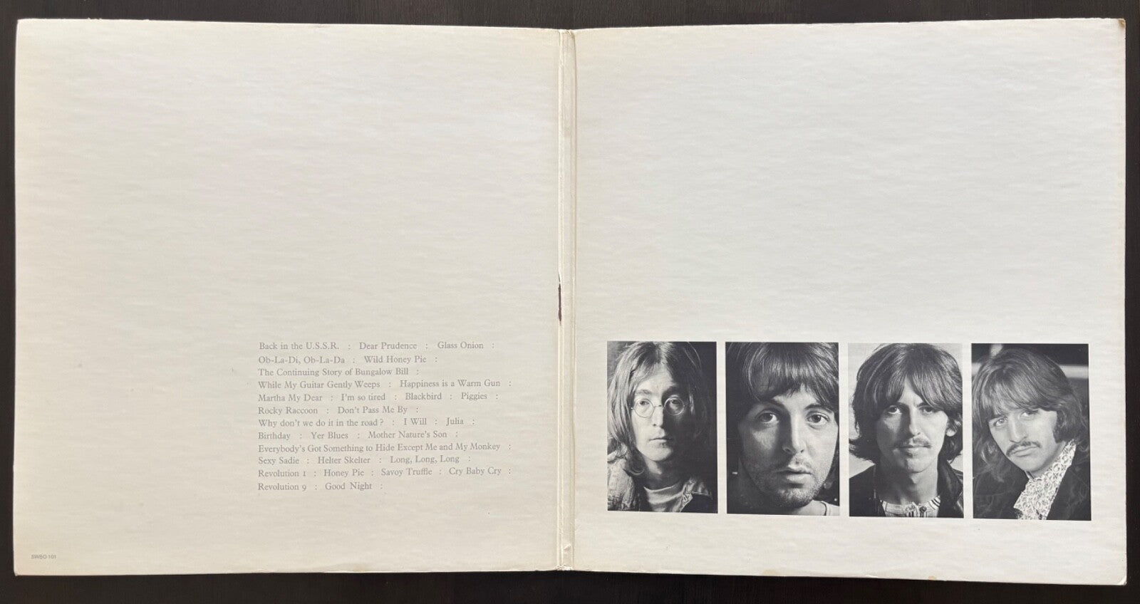 BEATLES WHITE ALBUM~RARE 1968 LP~7 LABEL ERRORS!!~NUMBERED COVER~POSTER~PICTURES