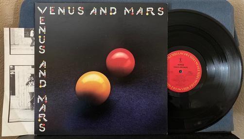 PAUL MCCARTNEY AND WINGS VENUS & MARS~NM-/NM- 1982 COLUMBIA REISSUE LP w/POSTER